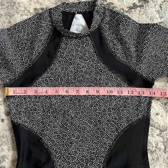 Lululemon Long Sleeve Swim Top - Picture 4 of 9